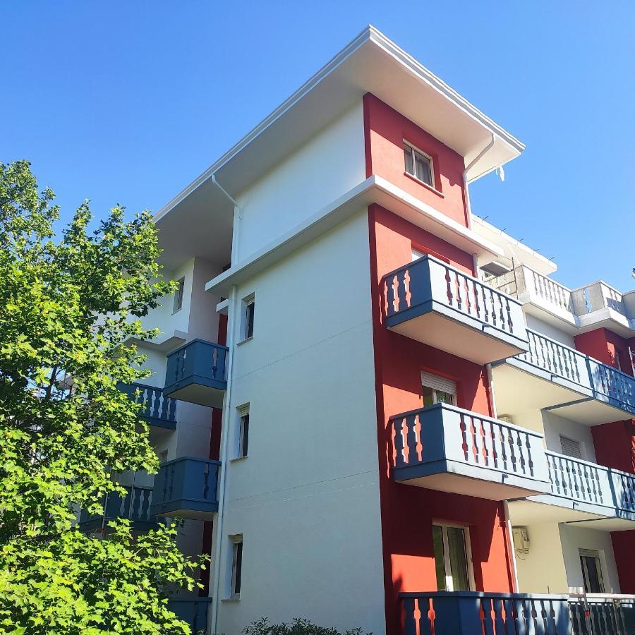 Condominio CAMELIE Lignano Sabbiadoro Exterior foto