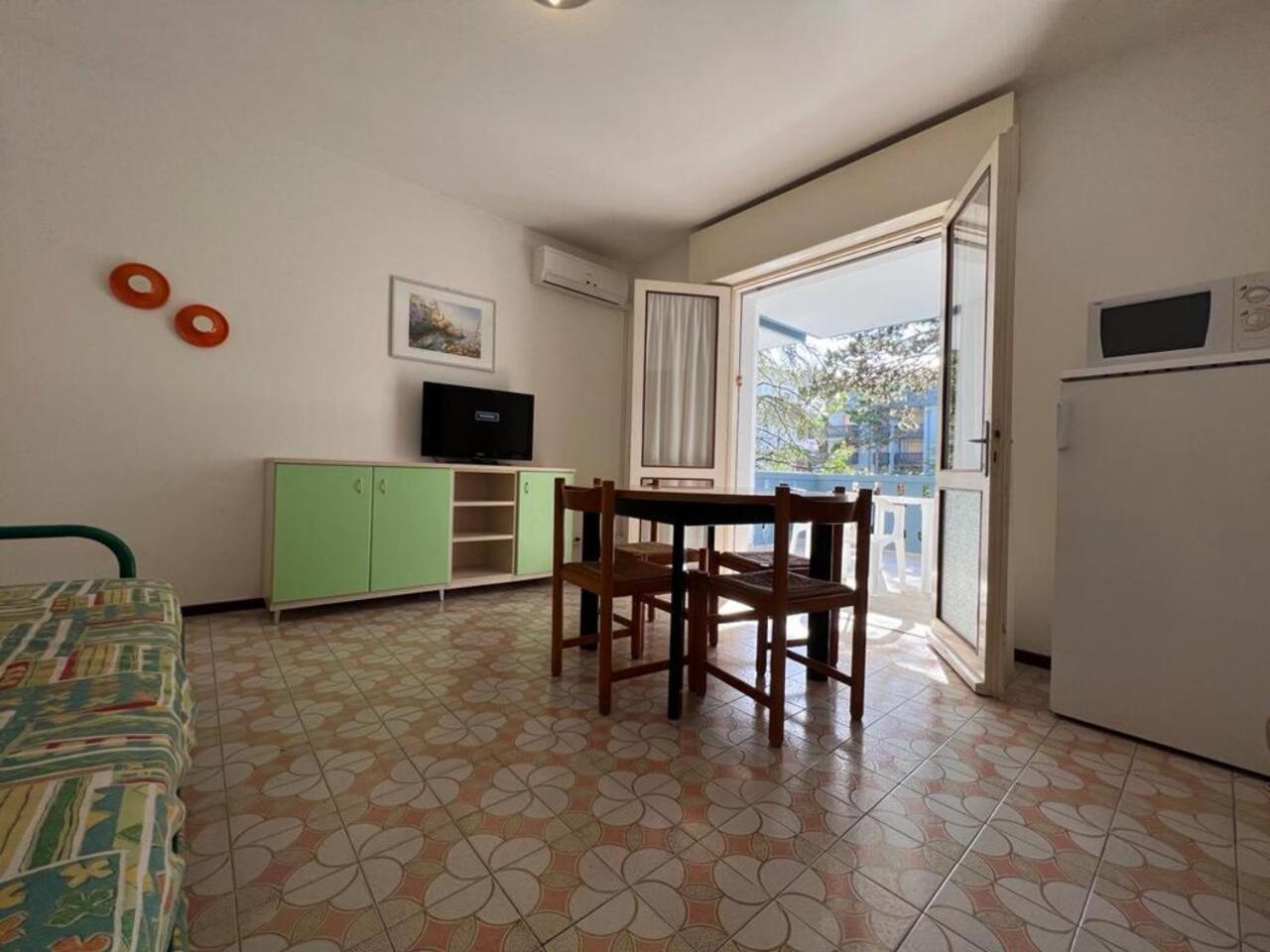 Condominio CAMELIE Lignano Sabbiadoro Exterior foto