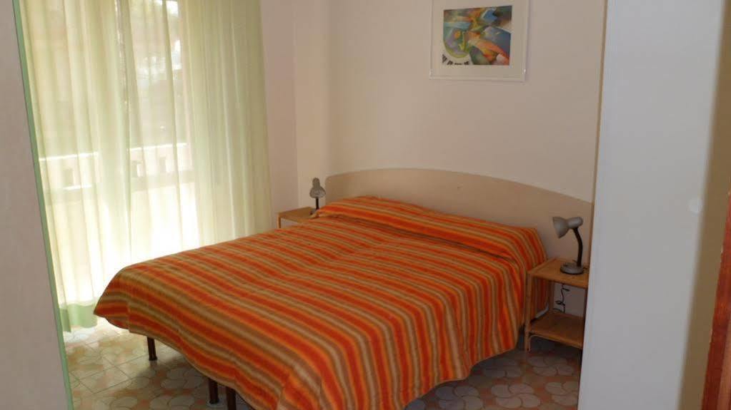 Condominio CAMELIE Lignano Sabbiadoro Exterior foto