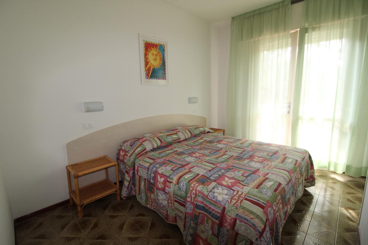 Condominio CAMELIE Lignano Sabbiadoro Exterior foto